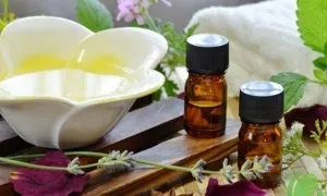 Маска для обличчя з ефірним маслом рожевого дерева (особи) Маска для обличчя з ефірним маслом рожевого дерева