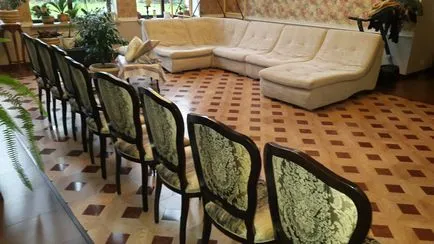 Чищення м'яких меблів в домашніх умовах