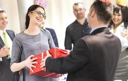 Mi hogy egy nő kollégája születésnapját - olcsó ajándék íz
