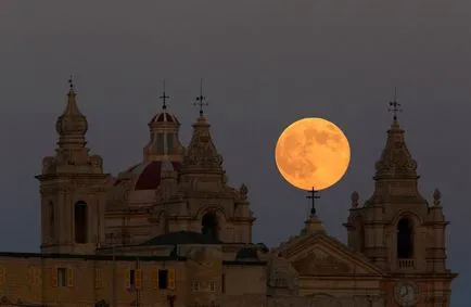 Care este superluna și modul în care amenință să cum se face