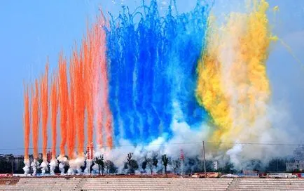 focuri de artificii pe timp de zi - în special focuri de artificii în timpul zilei