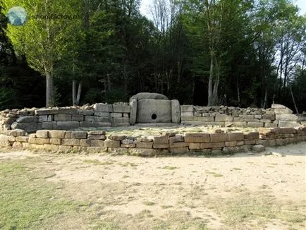 Dolmens - misterioasele clădiri vechi