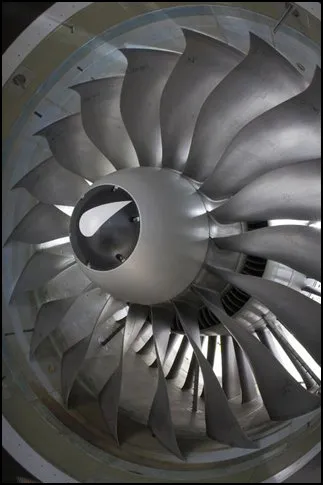 Турбовитлов реактивен двигател (турбовитлови двигатели и turbofans), самолети, прозрачно