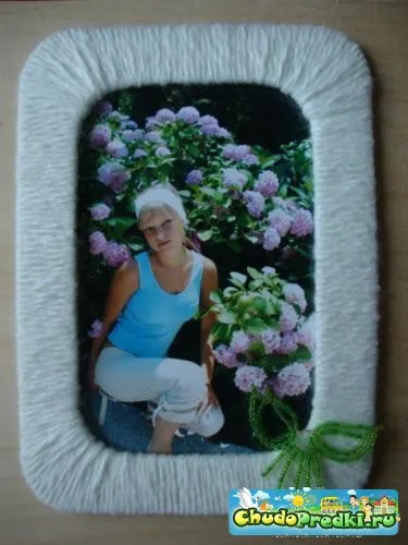 Фото рамка с ръцете си с цветя от мъниста