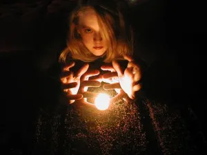 Cum pot folosi magia neagră pentru a se răzbuna pe inamic folosind diverse obiecte și ritualuri