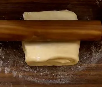 Cum de a găti un tort de foetaj cu reteta de pui cu o fotografie