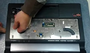 Cum să demontați laptop asus N53