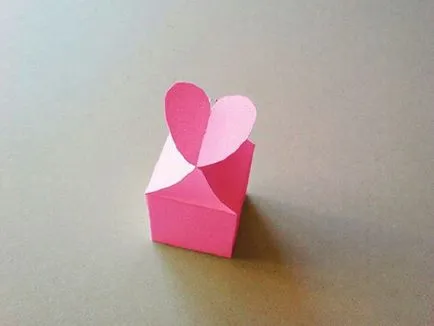 Hogyan készítsünk egy doboz a kezét szív, origami doboz