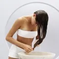 Как да се отмие старата боя от косата