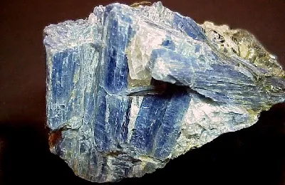 Кианитови каменни магически свойства и който е подходящ за минерална зодиакални