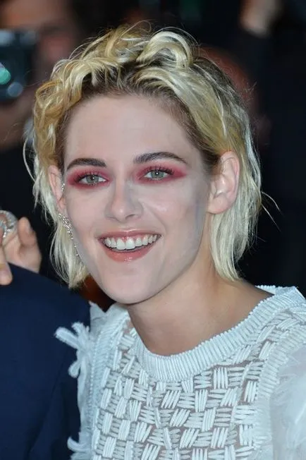 Kristen Stewart a criticat pentru alegerea o rochie nu este dimensiunea, revista cosmopolită