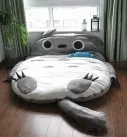 Bed-Totoro párna, matrac formájában egy nagy macska