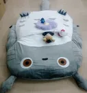 Bed-Totoro párna, matrac formájában egy nagy macska