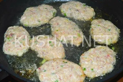М'ясні котлети з сиром (м'ясні котлети сиром) М'ясні котлети з сиром