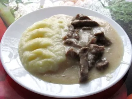 М'ясо з підливою