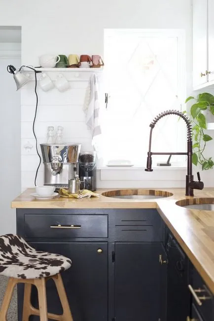 Bucătărie cu chiuveta de colț - fotografii design interior
