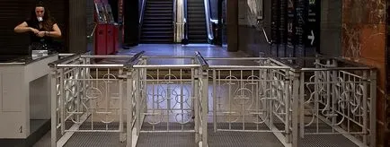 Метро Барселони (зворотному боці квитка) метро Барселони