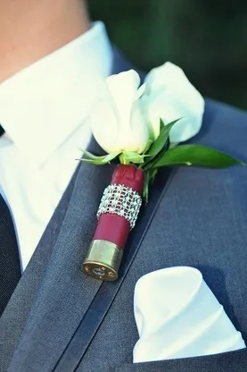 Незвичайні весільні бутоньєрки (бутоньєрки) Незвичайні весільні бутоньєрки