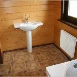 Díszítő fürdőszoba faházban tippek és képek