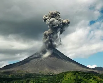 De ce cutremure și vulcani erup
