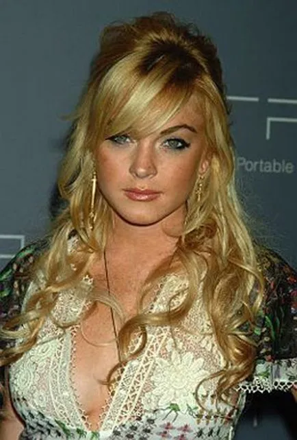 Coafuri Lindsay Lohan de la blonda la bruneta si inapoi