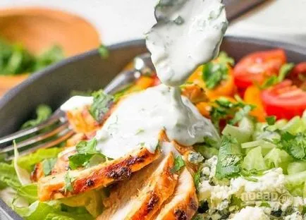 Saláta csirkemell, zöldség, joghurt - lépésről lépésre recept fotók