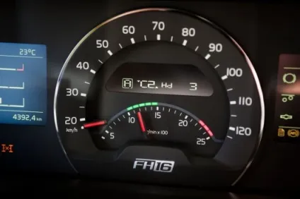 Нова коробка передач volvo здатна зрушити з місця 750 тонн вантажу (зрушити) Нова коробка передач volvo здатна зрушити з місця 750 тонн вантажу