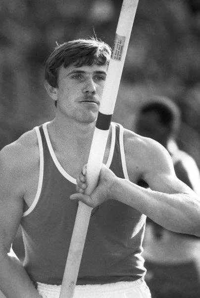 Sergey Bubka sari peste cap - biografie si realizari - revista