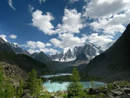 Lacul Shavlinsky în Altai în România