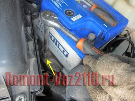 Eltávolítása és telepítése az akkumulátort, javítási VAZ 2110
