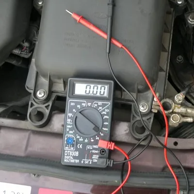 Ways, hogy ellenőrizze az akkumulátor töltöttségi szintjét az autó - részletes utasításokat