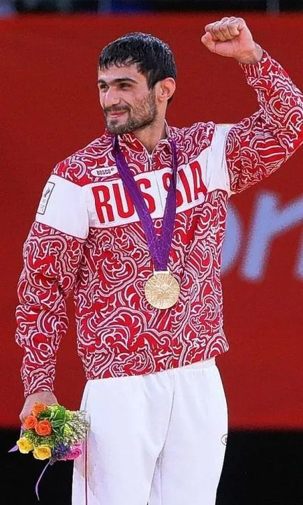 Sports Suit фирма Боско (Bosco) (59 снимки) жени и мъжки костюми и спортно Русия серия