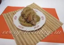 Свинина, тушкована з картоплею і овочами