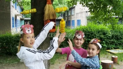Оформлення загонового куточка в літньому пришкільному таборі (літньому) Оформлення загонового куточка в літньому пришкільному таборі