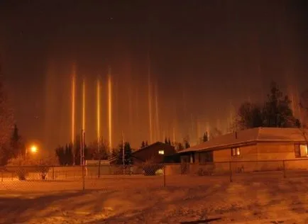 Невероятна гледка халогенни осветени стълбове (25 снимки)