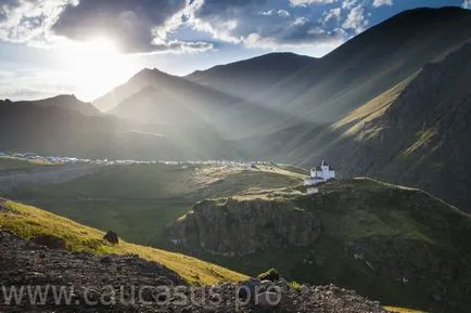 уникална природа курорт, който се намира само шест километра от подножието на връх Елбрус от височина