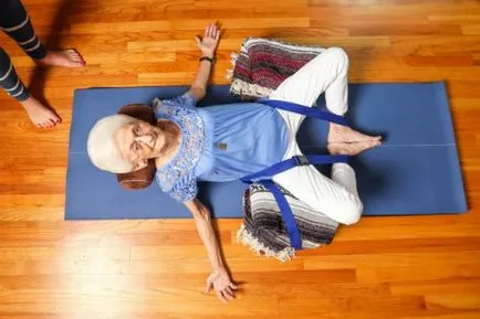 Вие няма да повярвате на очите си, когато видите как тази 85-годишна жена се променя тялото си