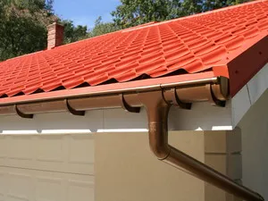 Elvezetés a tető vízelvezető fajták, azok előnyeit és hátrányait