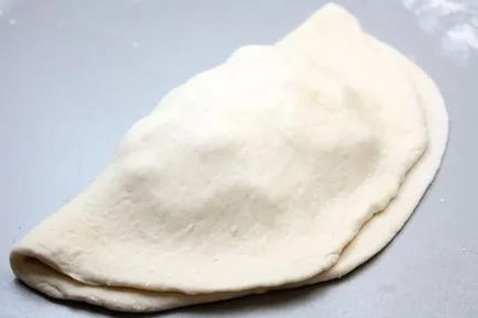 Закриті піци (потроху збираючи) закриті піци