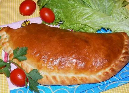Закриті піци (прикрасити різними соусами) закриті піци