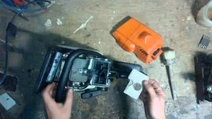 Chainsaw приятелство 4 причини, поради които започва инструмент, но веднага боксове