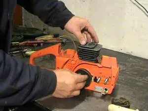 Chainsaw приятелство 4 причини, поради които започва инструмент, но веднага боксове