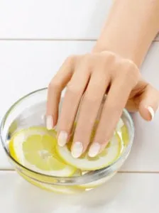 Какво да правите, ако ексфолирайте ноктите и счупен, мястото на здрава кожа
