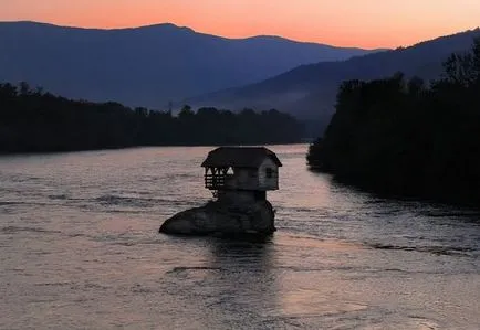 Casa de pe râul Drina, Serbia - Ghid de călătorie - lumea este frumoasă!