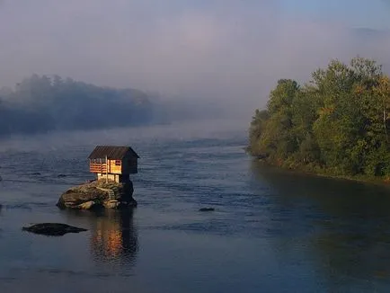 Ház a folyó Drina, Szerbia - útikalauz - a világ gyönyörű!