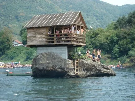 Ház a folyó Drina, Szerbia - útikalauz - a világ gyönyörű!