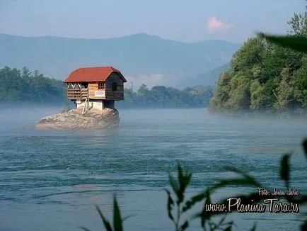 Ház a folyó Drina, Szerbia - útikalauz - a világ gyönyörű!