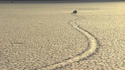 Mutarea pietre în Death Valley, Statele Unite ale Americii