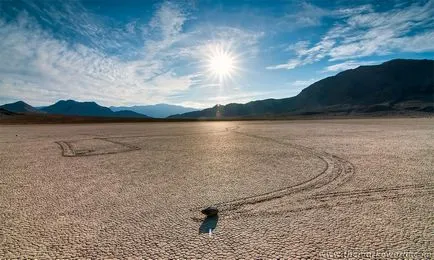 Mozgó köveket Death Valley, USA