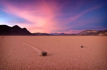 Mozgó köveket Death Valley, USA